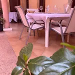 Cozy House With Terrace In Pula, 85 M², Garden プーラ