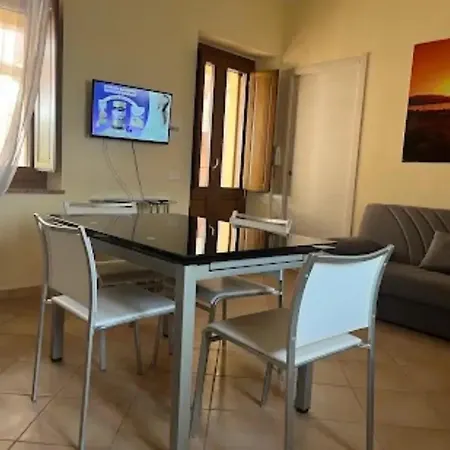 Cozy House With Terrace In Pula, 85 M², Garden Nyaraló Pula