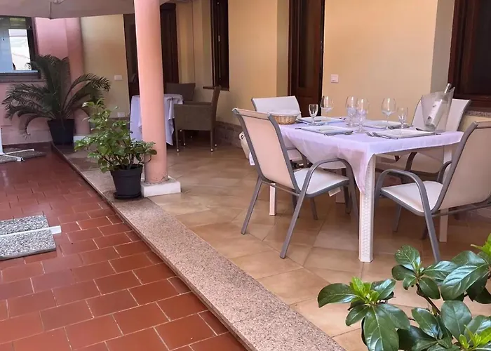 Cozy House With Terrace In Pula, 85 M², Garden Nyaraló Pula