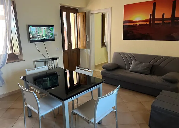 Cozy House With Terrace In Pula, 85 M², Garden Nyaraló *